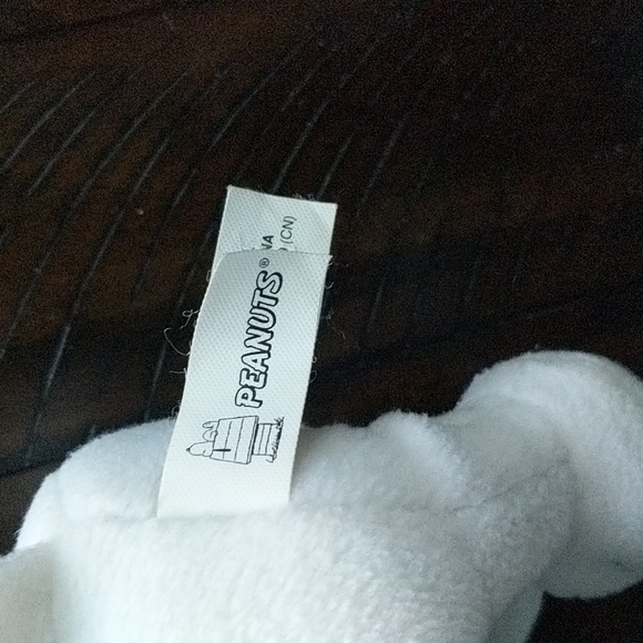 🛍️MetLife Snoopy Plush - Picture 9 of 9